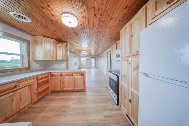 18798 Highway 32, House other with 3 bedrooms, 2 bathrooms and null parking in Licking MO | Image 4