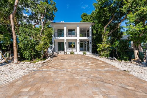 50 Transylvania Ave, Key Largo, FL, 33037-4718 | Card Image