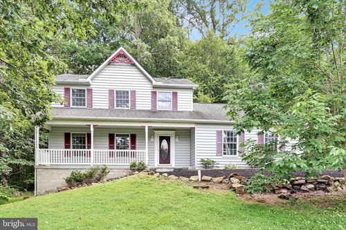 121 Lovell Ln, GLENMOORE, PA, 19343-1826 | Card Image