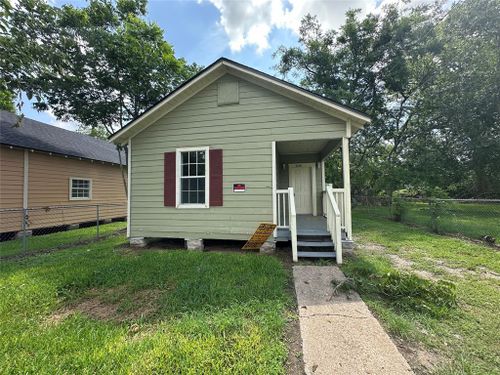 4520 Falls St, Houston, TX, 77026-3415 | Card Image