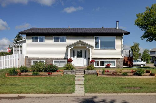 1706 Harrison Street, Crossfield, AB, T0M0S0 | Card Image