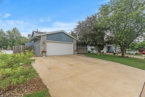 13475 Glenhurst Ave, Savage, MN, 55378-2675 | Card Image