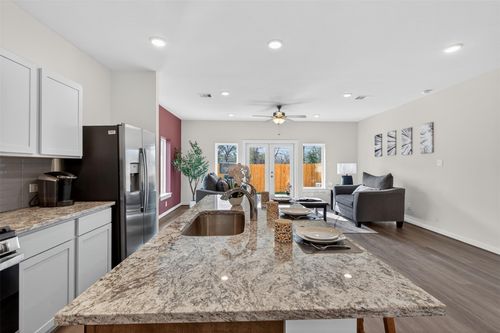 9112 Highland Heather Dr, Houston, TX, 77001 | Card Image