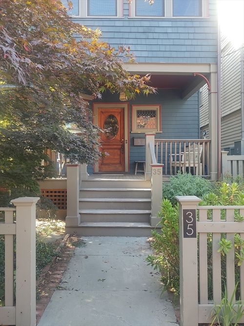 2-35 Norris St, Cambridge, MA, 02140-1814 | Card Image