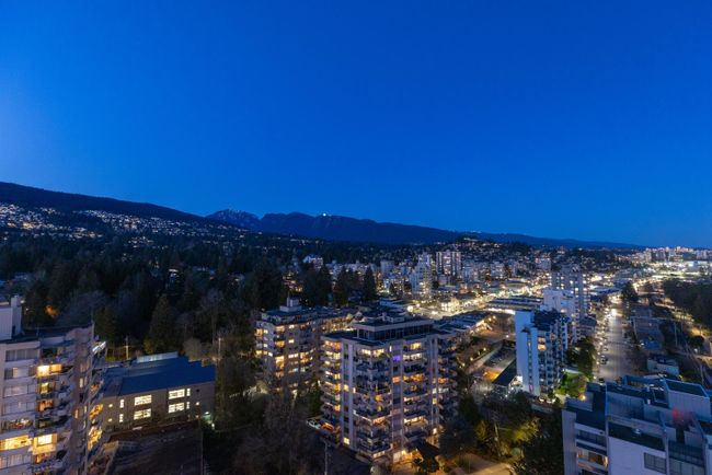 1801 - 1972 Bellevue Avenue, Condo with 3 bedrooms, 3 bathrooms and 7 parking in West Vancouver BC | Image 2