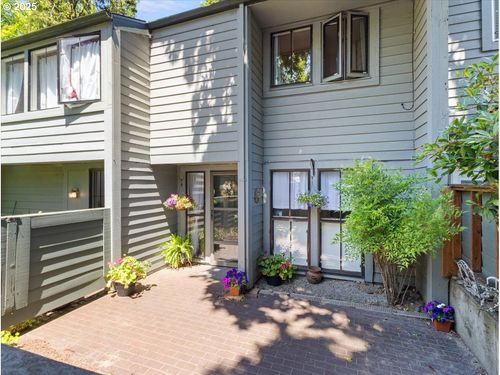 8512 Sw Brightfield Cir, Tigard, OR, 97223-4400 | Card Image