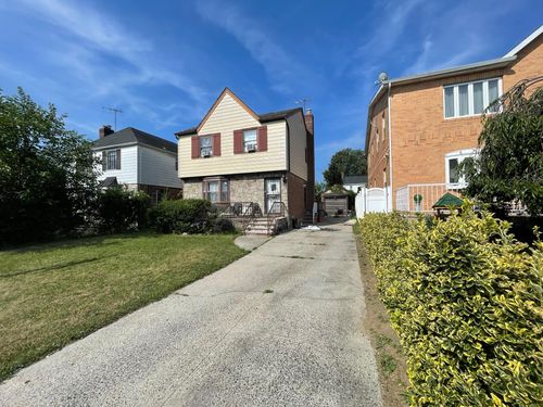 75 180th St, Fresh Meadows, NY, 11366 | Card Image