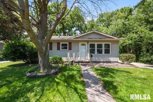 3040 Oak Street Ct, Bettendorf, IA, 52722-4526 | Card Image