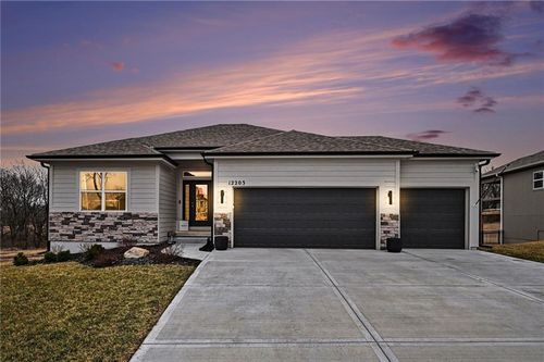 12203 N Virginia Ave, Kansas City, MO, 64165-5201 | Card Image