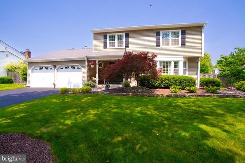 33 Wetherhill Way, Dayton, NJ, 08810-1609 | Card Image