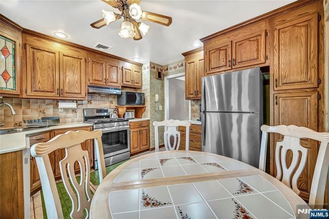 144 Caroline Rd, House other with 4 bedrooms, 3 bathrooms and null parking in Paramus NJ | Image 14