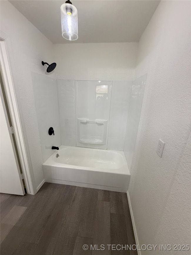1402 Se 9 Th St, House other with 3 bedrooms, 2 bathrooms and null parking in Wagoner OK | Image 25