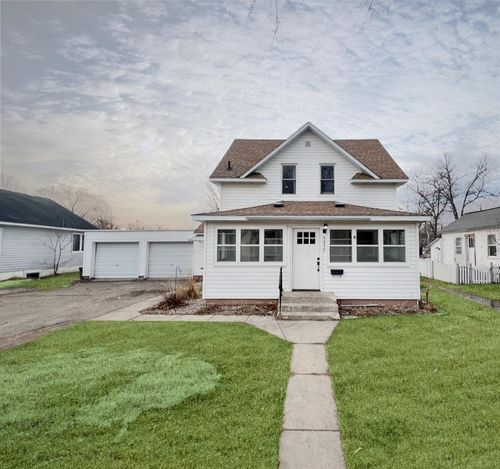 1015 1st St Se, Wadena, MN, 56482-1808 | Card Image