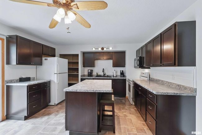 21704 283 Rd Ave, House other with 4 bedrooms, 3 bathrooms and null parking in Le Claire IA | Image 28