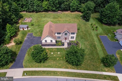 11 Autumn Woods Dr, ELKTON, MD, 21921-8437 | Card Image