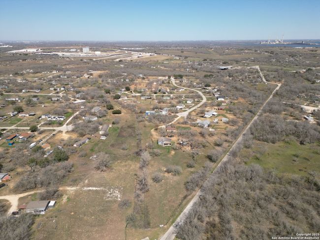 17423 Fx Ball Dr, House other with 1 bedrooms, 3 bathrooms and null parking in Elmendorf TX | Image 30