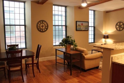 104-64 Beacon St, Worcester, MA, 01608-2264 | Card Image