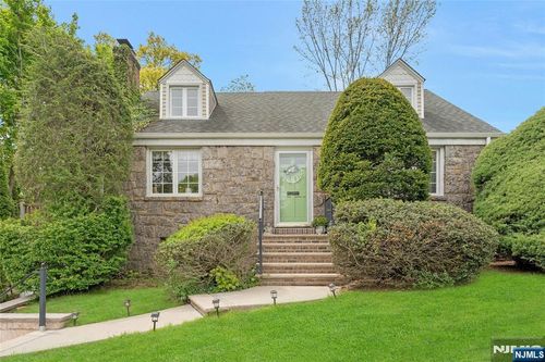 631 Cooper Ave, Oradell, NJ, 07649-2307 | Card Image