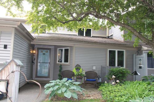 70 Walden Pond Dr, Nashua, NH, 03064-2877 | Card Image