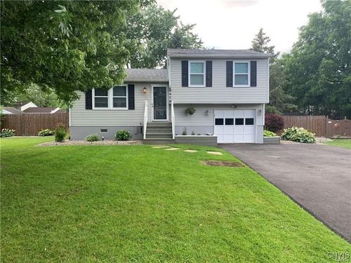 9479 Bygone Dr, Brewerton, NY, 13029-9668 | Card Image