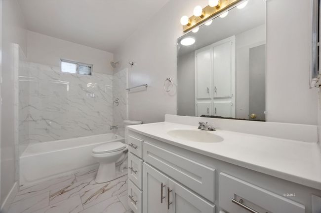 Hall Bath | Image 18