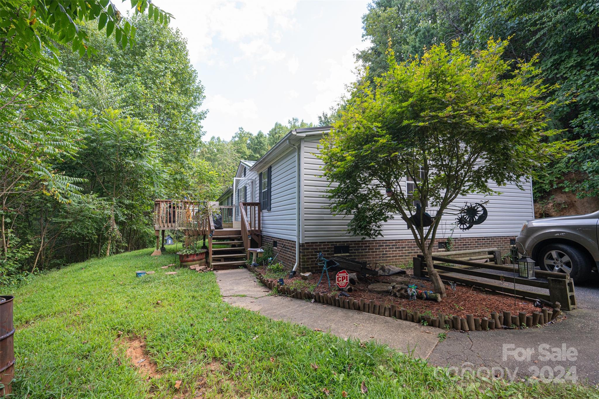 Alfred Hartley Rd, Lenoir, NC 28645