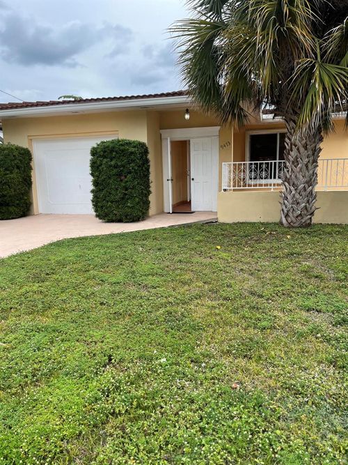 9473 Byron Ave, Surfside, FL, 33154-2439 | Card Image