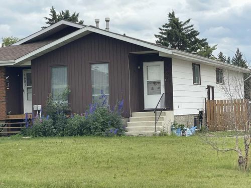 1601 5 Avenue, Wainwright, AB, T9W1J3 | Card Image