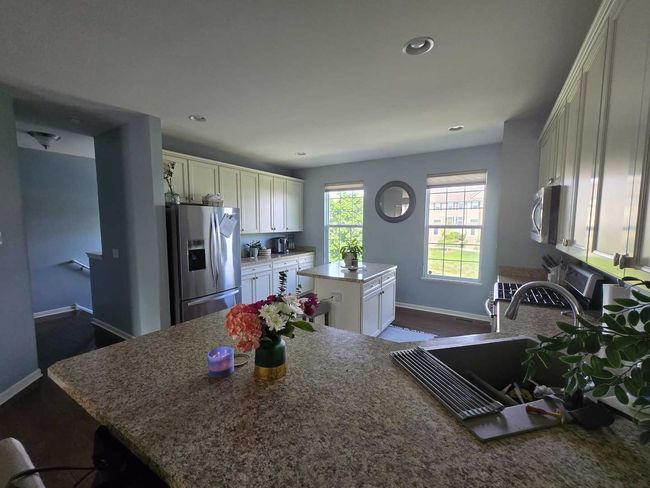 231 Lionel Dr, Townhouse with 3 bedrooms, 3 bathrooms and 2 parking in Grayslake IL | Image 9