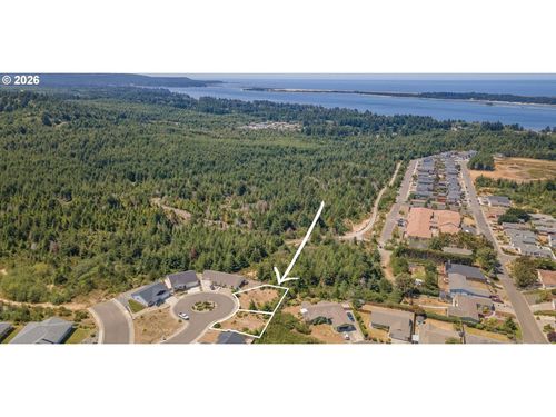 2 Nautical Ct, Coos Bay, OR, 97420 | Card Image