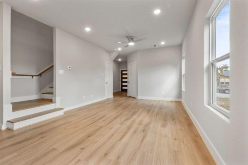 1222 E 33rd St, Houston, TX, 77022-5204 | Card Image