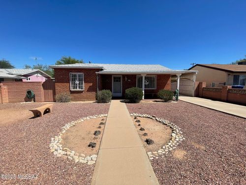 3233 E 25th St, Tucson, AZ, 85713-2250 | Card Image