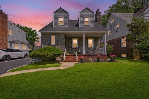 73 Broadway, Valley Stream, NY, 11580-4809 | Card Image