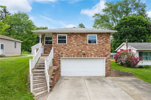 343 3rd St, Wadsworth, OH, 44281-2039 | Card Image