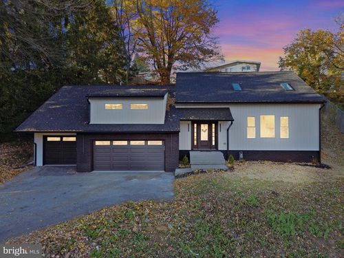 1321 Valley View Rd, YORK, PA, 17403-4266 | Card Image