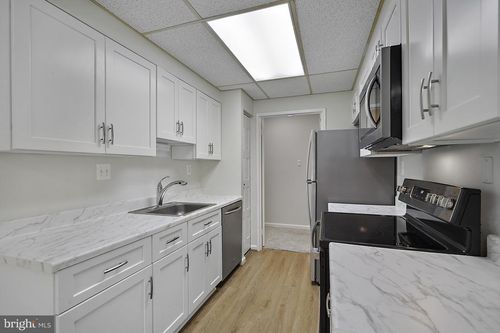 apt-102-10300 Bushman Dr, OAKTON, VA, 22124-2823 | Card Image