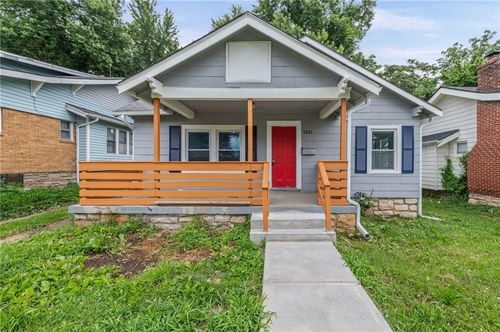1831 E 68th St, Kansas City, MO, 64132-2943 | Card Image