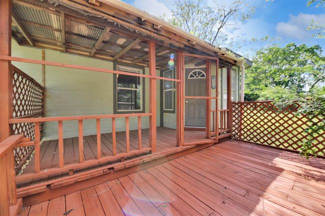 Back deck and covered porch | Image 5