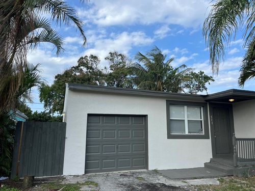511 W Palm St, Lantana, FL, 33462-2817 | Card Image
