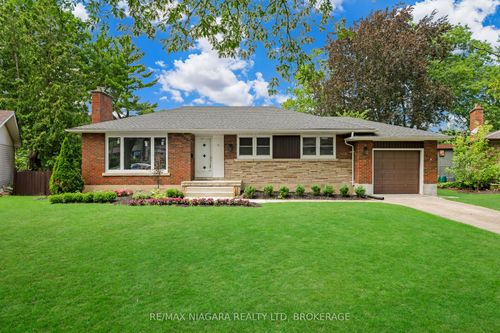 10 W Hampton Rd, Saint Catharines, ON, L2T3E5 | Card Image