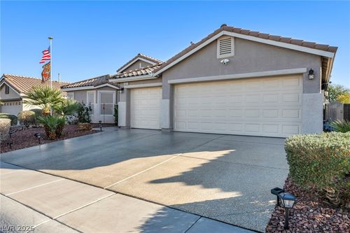 4613 Mohawk River Ave, North Las Vegas, NV, 89031-3498 | Card Image