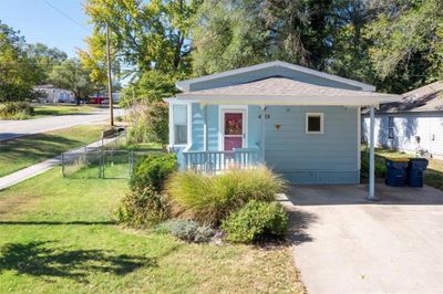 View of front facade featuring a front yard | Image 1