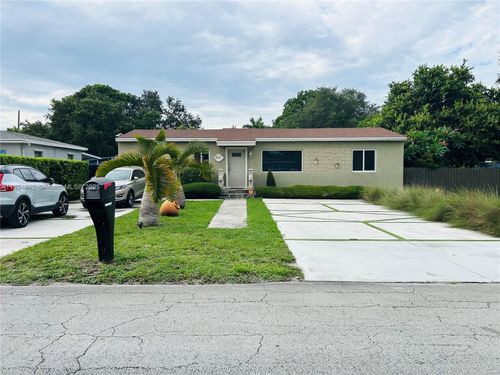 301 Nw 146th St, Miami, FL, 33168-4155 | Card Image