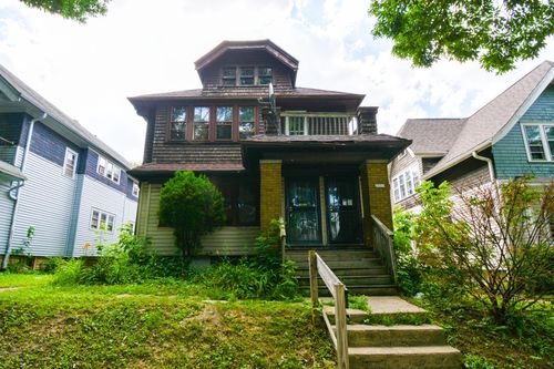 2555 N 51st St, Milwaukee, WI, 53210-2851 | Card Image