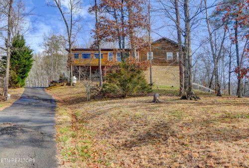 865 River Divide Rd, Sevierville, TN, 37876-2556 | Card Image