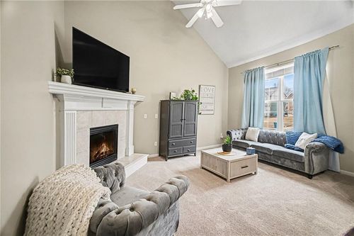 17897 W 163rd Ter, Olathe, KS, 66062-8201 | Card Image