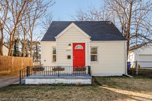 21223 Waltham Rd, Warren, MI, 48089-3207 | Card Image
