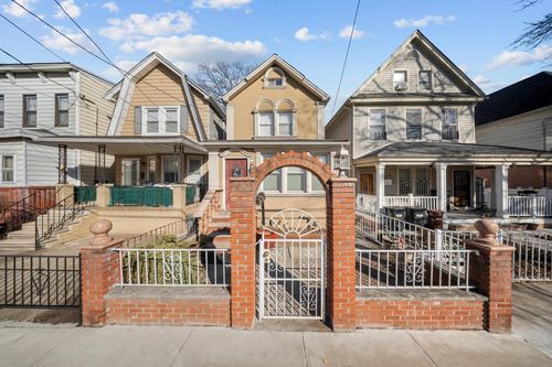 85 90th St, Woodhaven, NY, 11421-1331 | Card Image