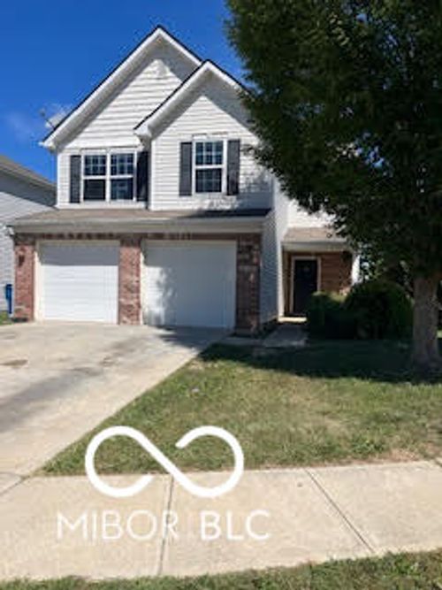 11438 Arches Dr, Indianapolis, IN, 46235-8216 | Card Image