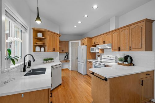 165 Ocean Walk Dr, Nanaimo, BC, V9V1N2 | Card Image